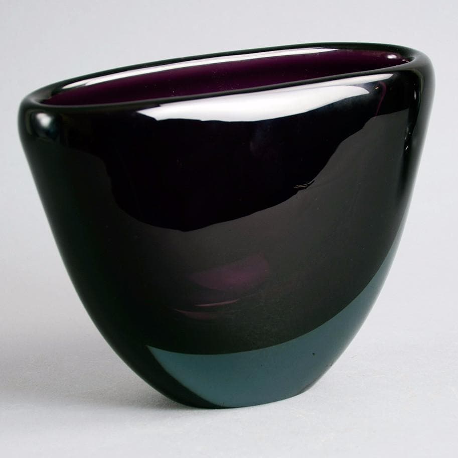 Vicke Lindstrand for Kosta Glass vase A1481 - Freeforms