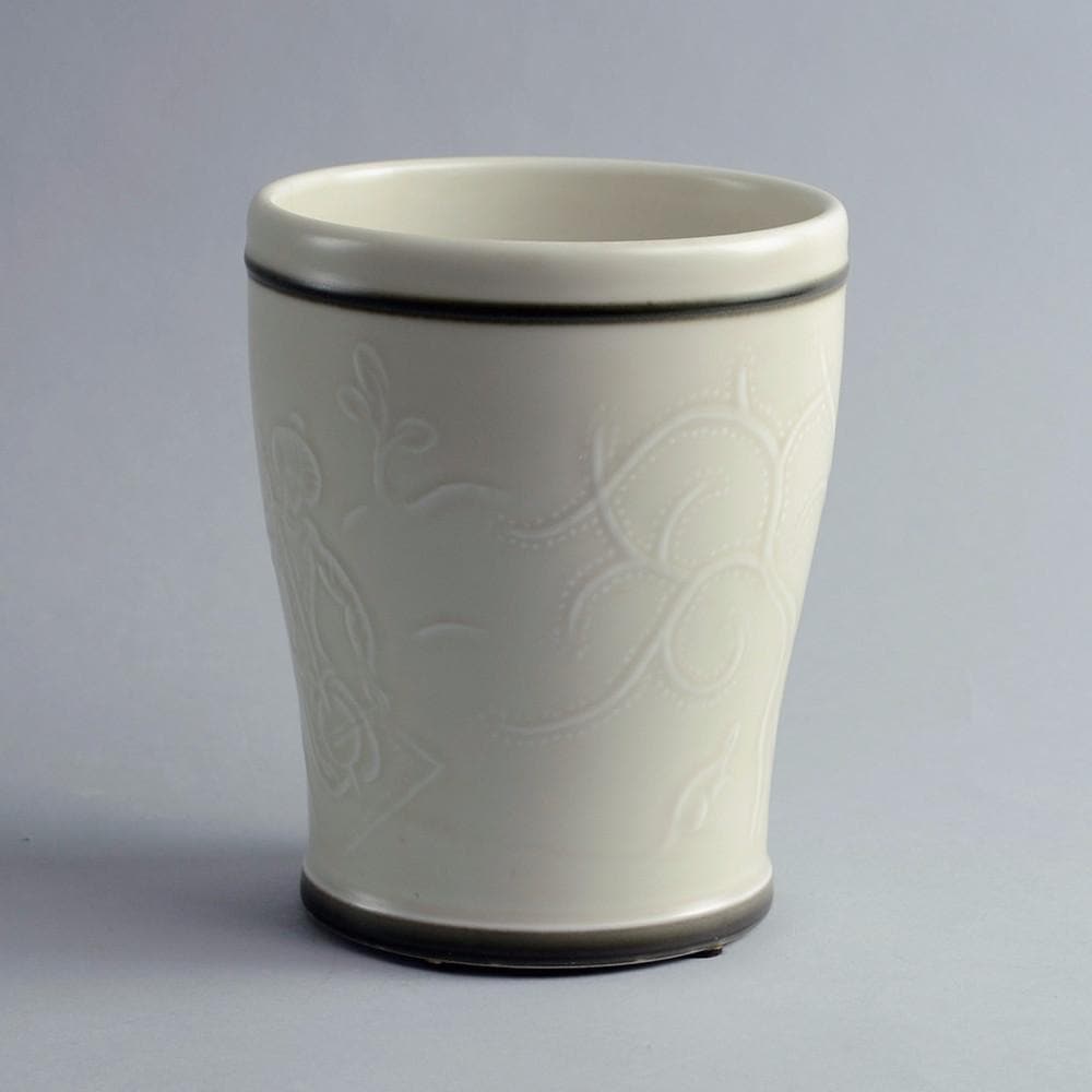 White vase by Ebbe Sadolin for Bing and Grøndahl N6683 - Freeforms